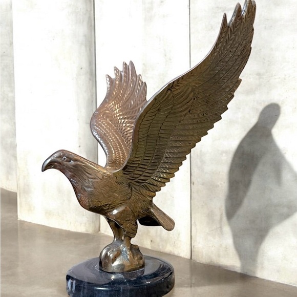 MCM Andrea By Sadek Majestic Brass Eagle Figurine Eagle Sculpture Marble Base - Picture 4 of 9